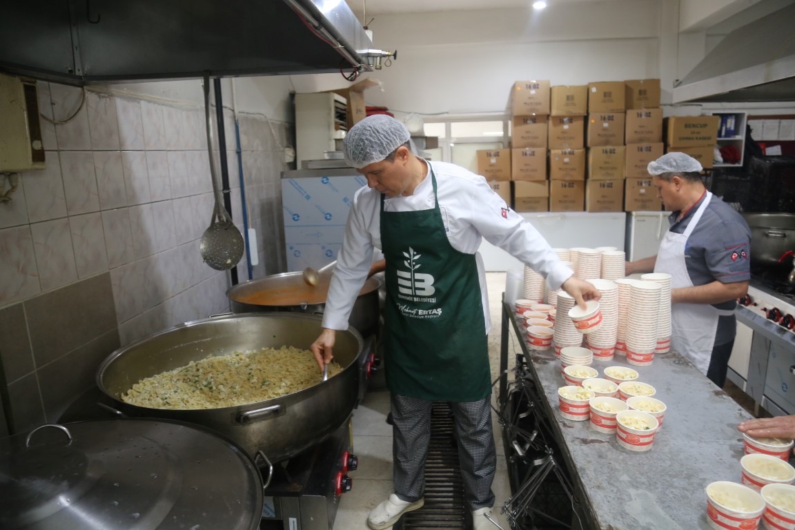 Yemek Dağıtımı