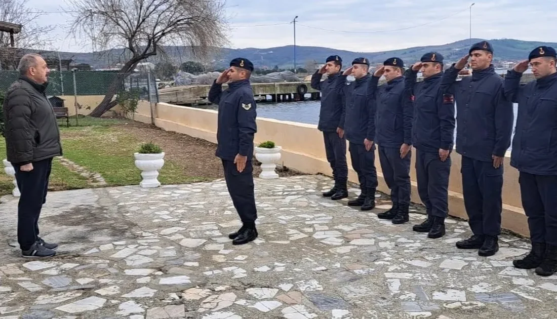 Erdek Kaymakamı Hasan Göç, Paşalimanı Jandarma Karakol Komutanlığını ziyaret ederek