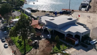 Ayvalık Belediyesi, Ayvalık Deniz Hudut Kapısı önünde başlatılan çalışmalarla bölgeye