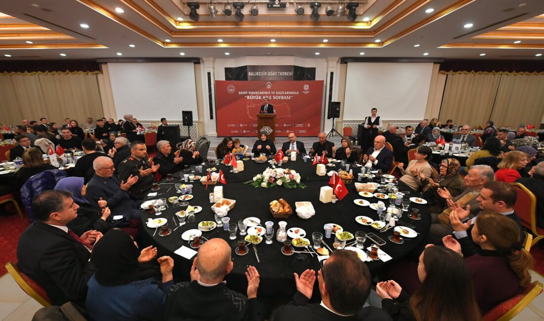 Balıkesir Valiliği tarafından düzenlenen iftar programında, şehit yakınları ve gaziler