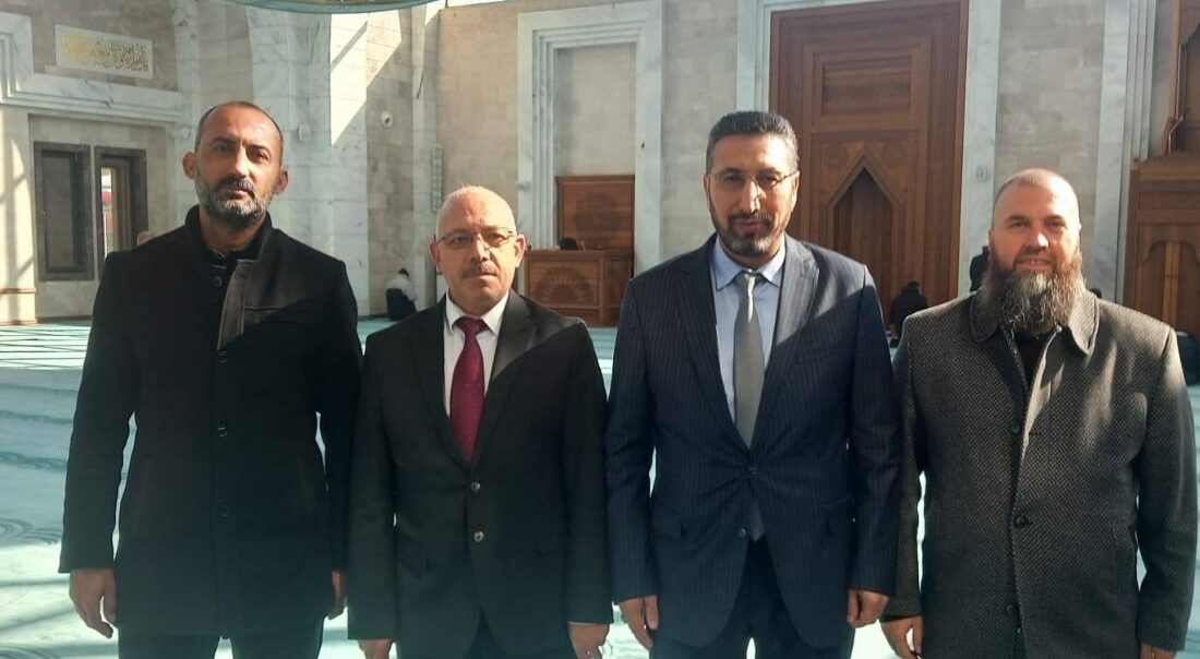 Bandırma İlçe Müftüsü Dr. Abdulhamid Pehlivan liderliğindeki heyet, Altıeylül'deki camilerde