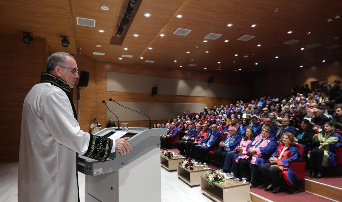 Bandırma Onyedi Eylül Üniversitesi'nde gerçekleştirilen Akademik Yükseltme Töreni ile öğretim
