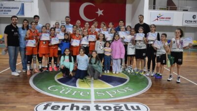 Güre Atatürk Spor Salonu'nda düzenlenen U12 Minik Yıldızlar Basketbol Turnuvası'na