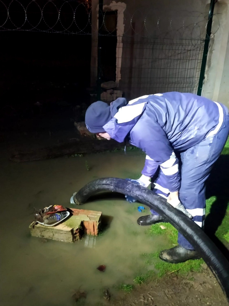 Baskın bölgelerinde yapılan müdahale