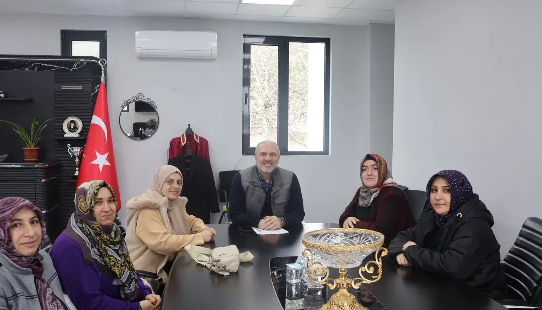 Marmara Adalar Belediye Başkanı Aydın Dinçer, Saraylar’da girişimci kadınlarla bir