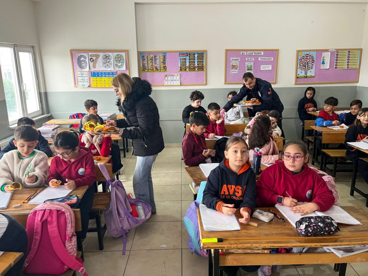 Çocuklar eğlenirken