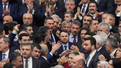 TBMM Genel Kurulu'nda Adalet Bakanı Akın Gürlek’in yemin töreninde çıkan