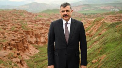 Türkiye'nin yeni İçişleri Bakanı Mustafa Çiftçi'nin atanmasıyla ilgili detayları öğrenin.