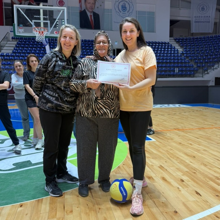 Kadınlar Voleybol Sahasında