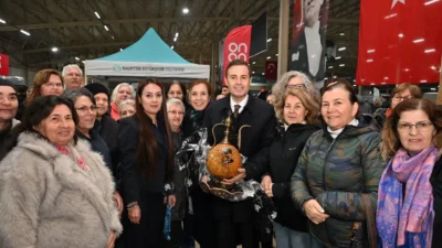 Balıkesir Büyükşehir Belediye Başkanı Ahmet Akın, Ramazan ayında Susurluk'ta iftar