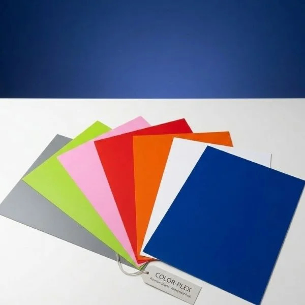 Asetat kağıdı, plastik materyalden üretilen, ışık geçirgenliği yüksek ve tamamen