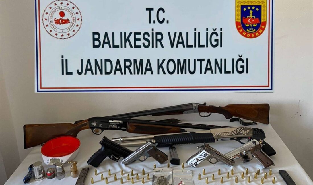 Jandarma, bir haftalık operasyonlarda 12 şüpheliyi yakaladı ve çok sayıda
