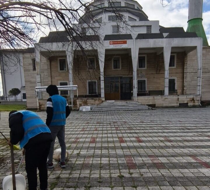 Bandırma Denetimli Serbestlik Müdürlüğü'nün mobil ekibi, kamu yararına çalışma faaliyetleriyle