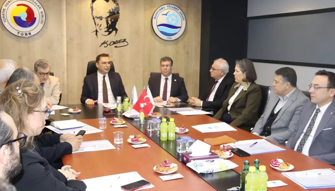 Bandırma'da denetimli serbestlik kapsamındaki çalışmaların değerlendirildiği koruma kurulu toplantısına katılın.