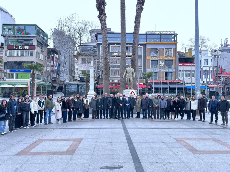 Saygı Duruşu ve İstiklal Marşı