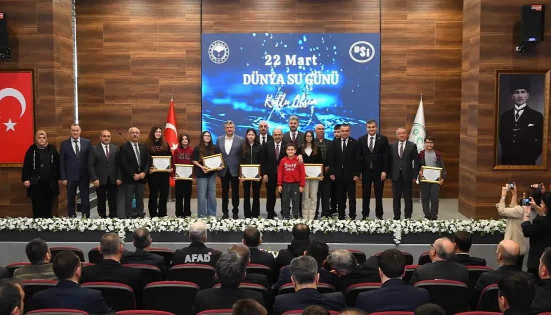 Dünya Su Günü etkinliklerinde Bandırma Şehit Süleyman Ortaokulu öğrencisi Nisanur