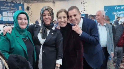 Balıkesir Büyükşehir Belediye Başkanı Ahmet Akın, muhtarlarla düzenlenen iftar programında