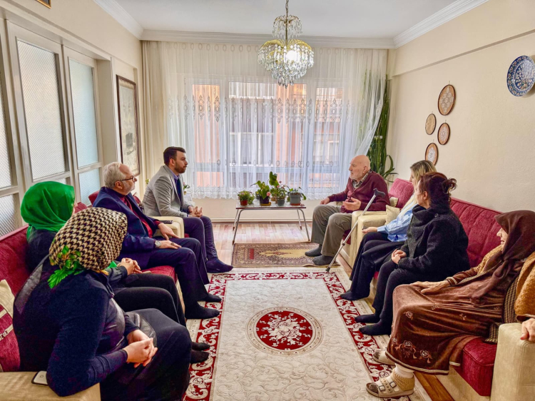 Gençlerle iftar buluşması