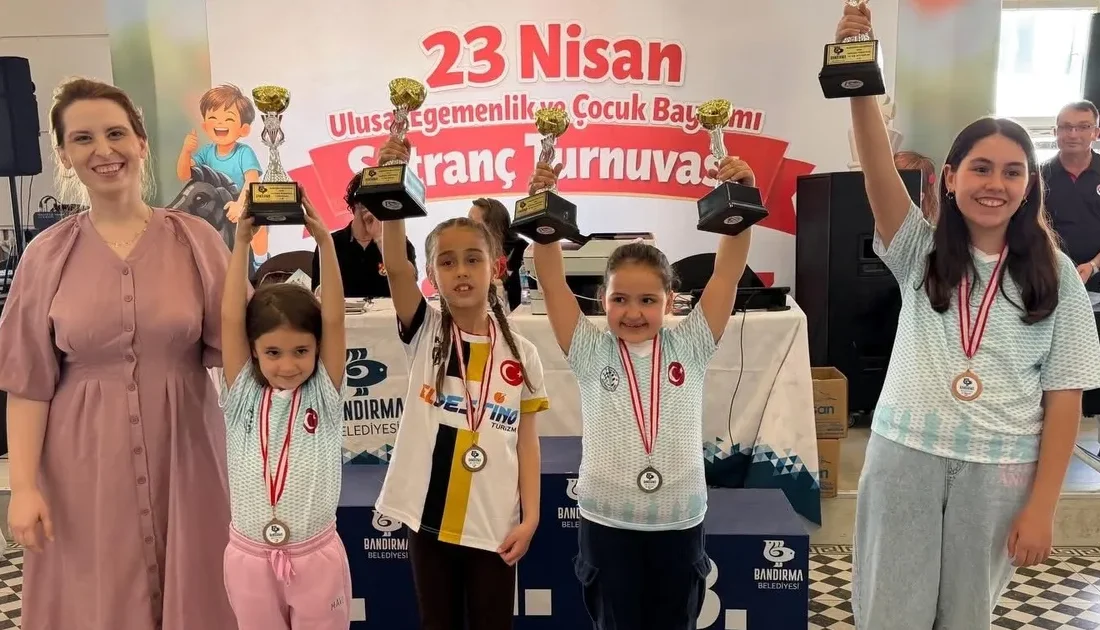 Bandırma Belediyesi'nin 23 Nisan Satranç Turnuvası sona erdi! Centilmence mücadelelere