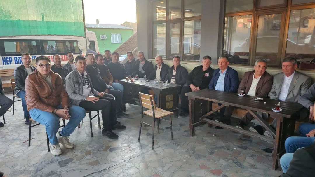 Bandırma'da AK Parti'den mahalle ziyaretleri! İlçe Başkanı Göksel Karlahan vatandaşlarla