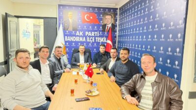AK Parti Balıkesir Gençlik Kolları Başkanı Dönmez, Bandırma'da ilçe başkanlarıyla