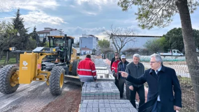 Bandırma Belediye Başkanı Dursun Mirza, 100. Yıl Mahallesi’nde başlayan asfalt