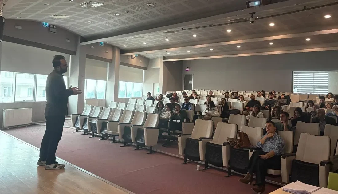 Balıkesir İl Sağlık Müdürlüğü, tütün bağımlılığı tedavisi için sağlık çalışanlarına