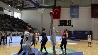 Bandırma Bordo Basketbol, play-off'ta Ted Ankara Kolejliler'i yenerek Süper Lig