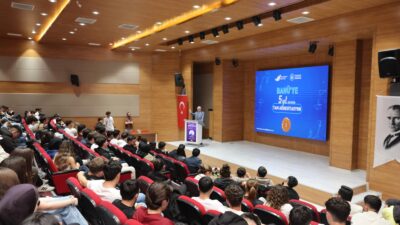 Bandırma Onyedi Eylül Üniversitesi’nde düzenlenen “Rektör-Öğrenci Buluşmaları” kapsamında Rektör Prof.