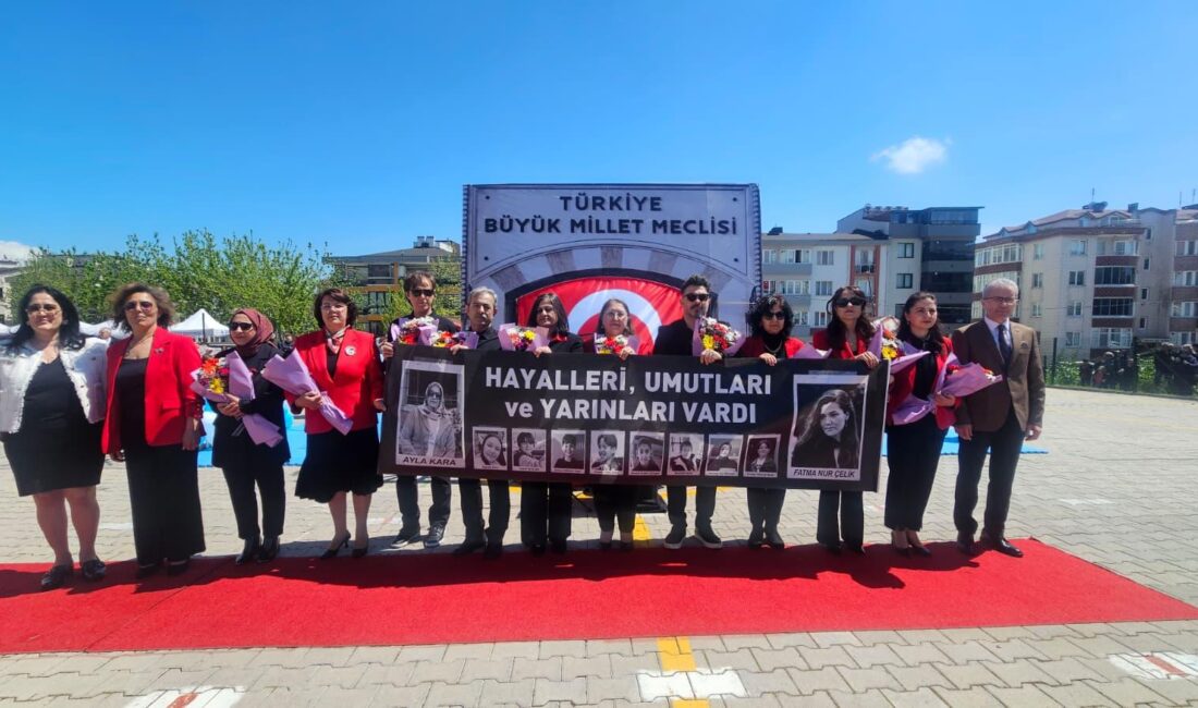 Cumhuriyet İlkokulu'nda 23 Nisan coşkusu ve hüzün bir arada! Kaybettiklerimizi