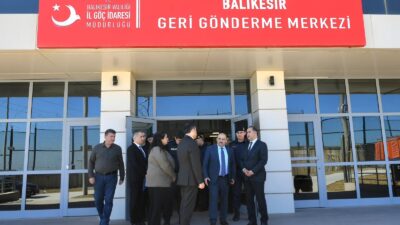 Balıkesir Valisi İsmail Ustaoğlu, Bandırma'daki geri gönderme ve ön kabul