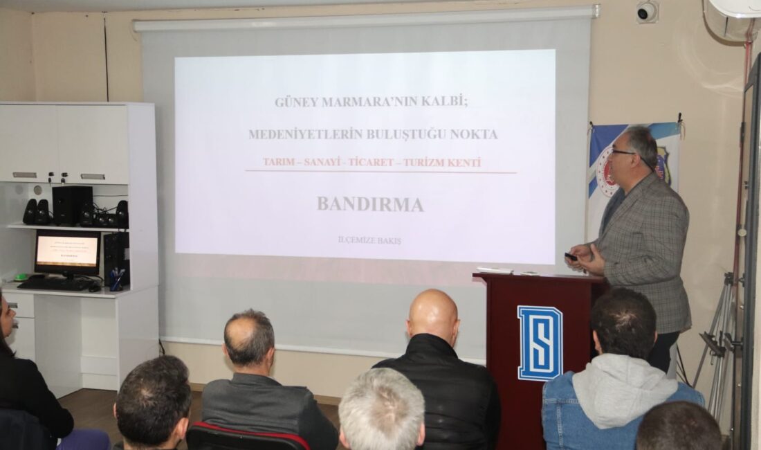 Bandırma'daki Kütüphane Haftası etkinliklerinde Denetimli Serbestlik Müdürlüğü'nde kütüphane hizmetleri tanıtıldı.