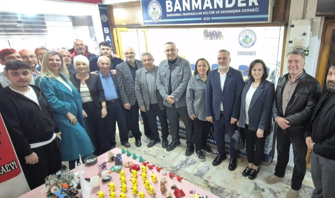 AK Parti Bandırma İlçe Başkanı Göksel Karlahan ve beraberindeki heyet,