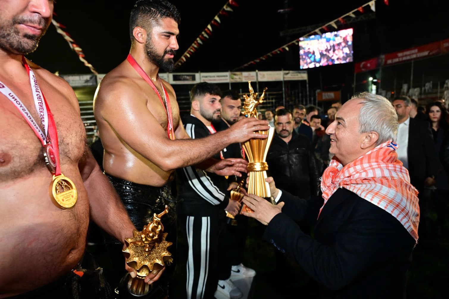 Balıkesir Büyükşehir Belediyesporlu pehlivan Enes Doğan, 10. Kepez Belediyesi Yağlı