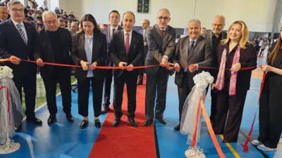 Bandırma Edincik'te bilim şöleni! TÜBİTAK 4006 Bilim Fuarı'nı keşfedin. Öğrencilerin