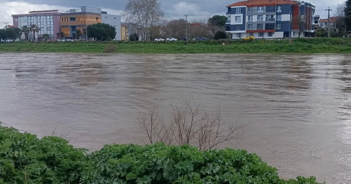 Gönen Yenice Barajı'nda su seviyesi %100 doluluğa ulaştı. Baraj güvenliği