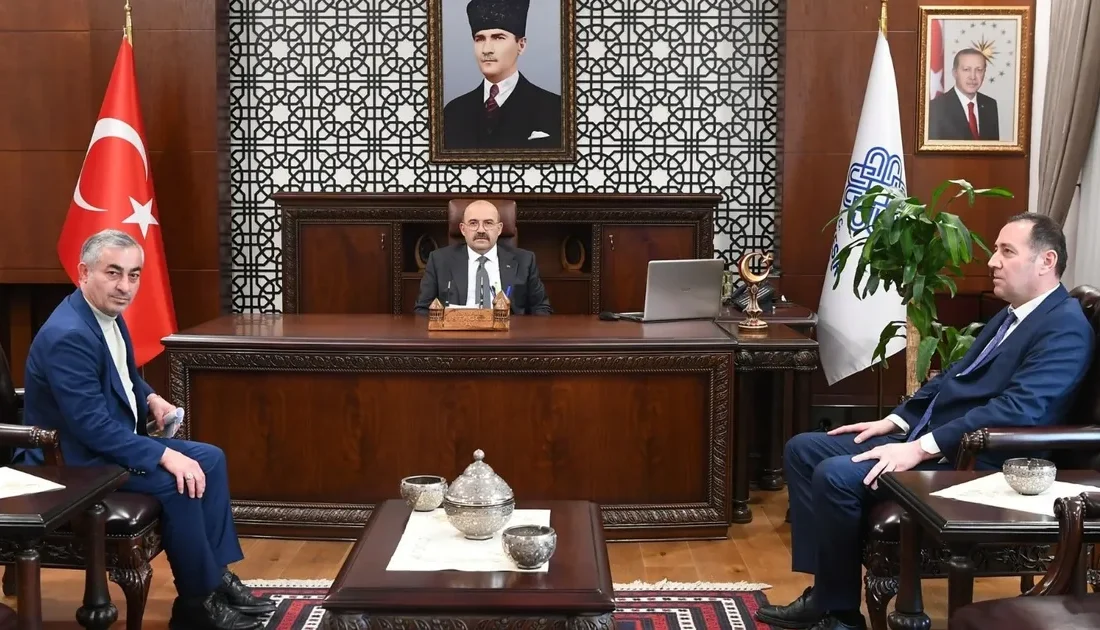 Manyas Belediye Başkanı Ahmet Duru, Balıkesir Valisi İsmail Ustaoğlu ile