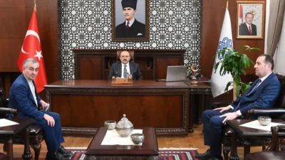 Manyas Belediye Başkanı Ahmet Duru, Balıkesir Valisi İsmail Ustaoğlu ile