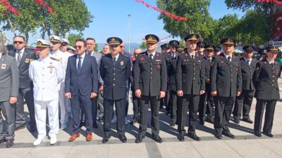 Bandırma'da 19 Mayıs coşkusu! Öğrenci ve sporcuların gösterileriyle meydan renklendi.