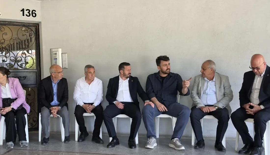 AK Parti Balıkesir İl Başkanı Mehmet Aydemir, Öztaylan'ın babasını ziyaret