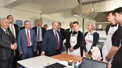Karesi İbrahim Bodur Mesleki Eğitim Merkezi ziyaret edildi. Vali Ustaoğlu
