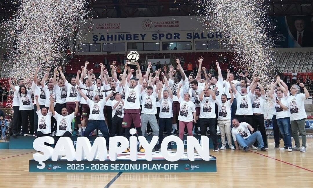Bandırma BK Süper Lig'de! Gaziantep'i 3-0'la geçerek şampiyon oldu. Detayları
