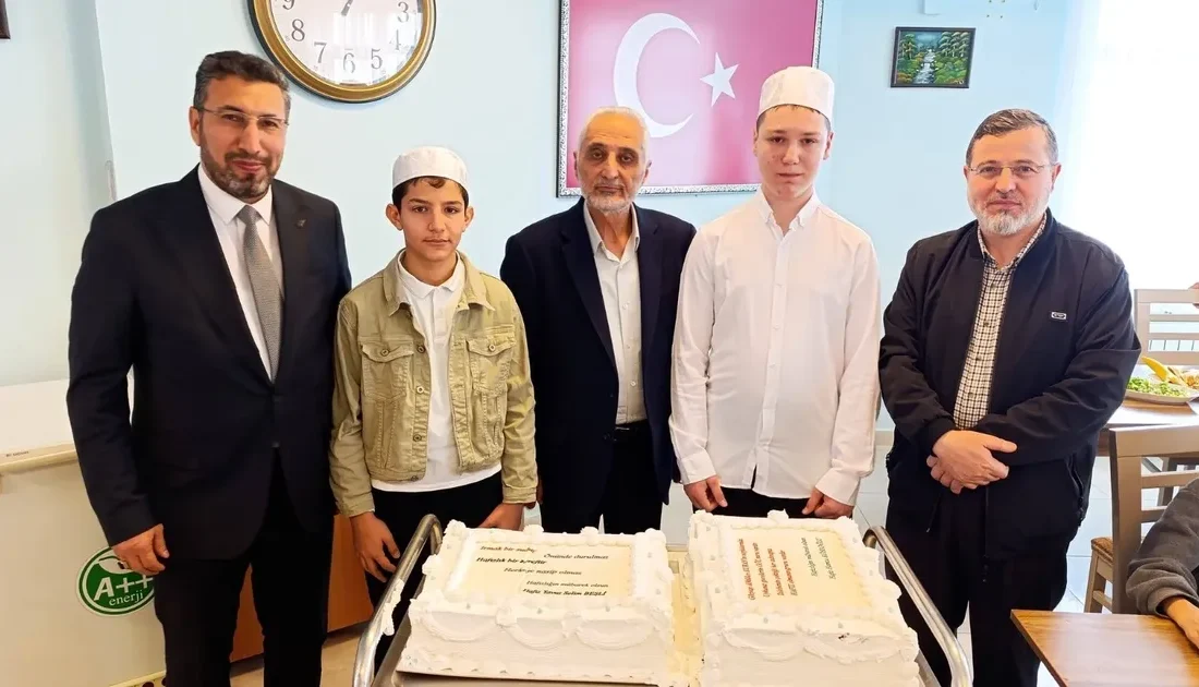Bandırma'daki hafızlık kursunu ziyaret eden Fatih Çollak ve Müftü Pehlivan