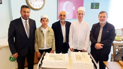 Bandırma'daki hafızlık kursunu ziyaret eden Fatih Çollak ve Müftü Pehlivan