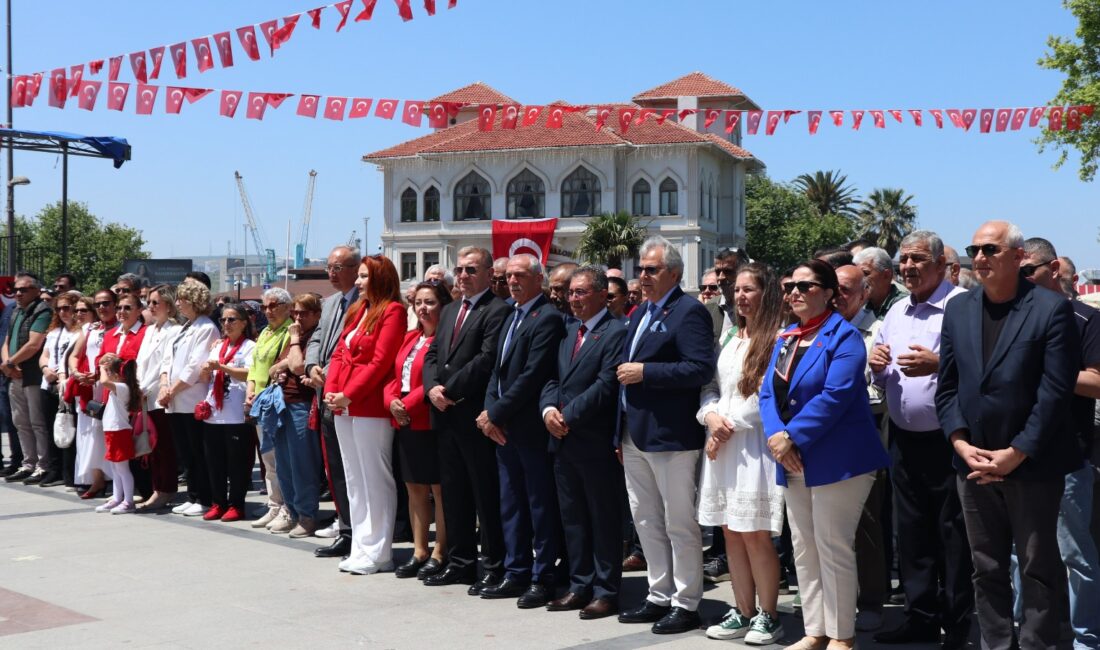 Bandırma'da 19 Mayıs coşkusu! CHP, ADD ve ÇYDD'nin düzenlediği törenle