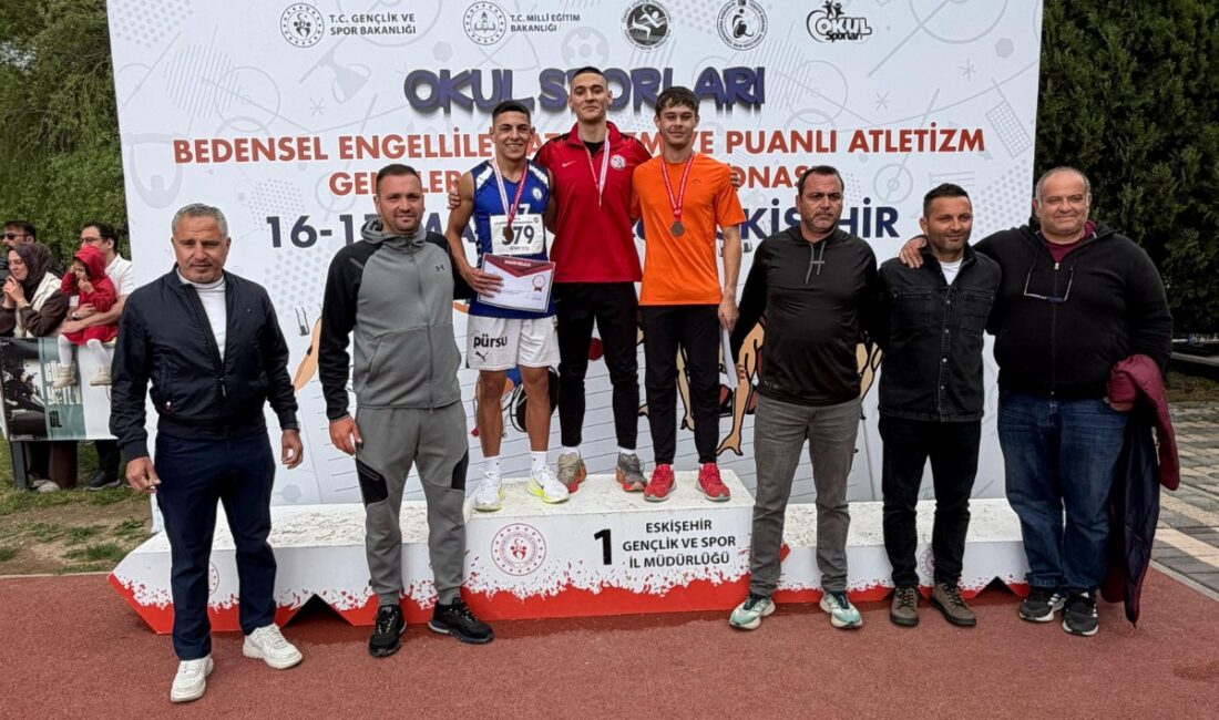 Yağız Celal Delice, Atletizm Türkiye Şampiyonası'nda 200 metrede Türkiye birincisi!