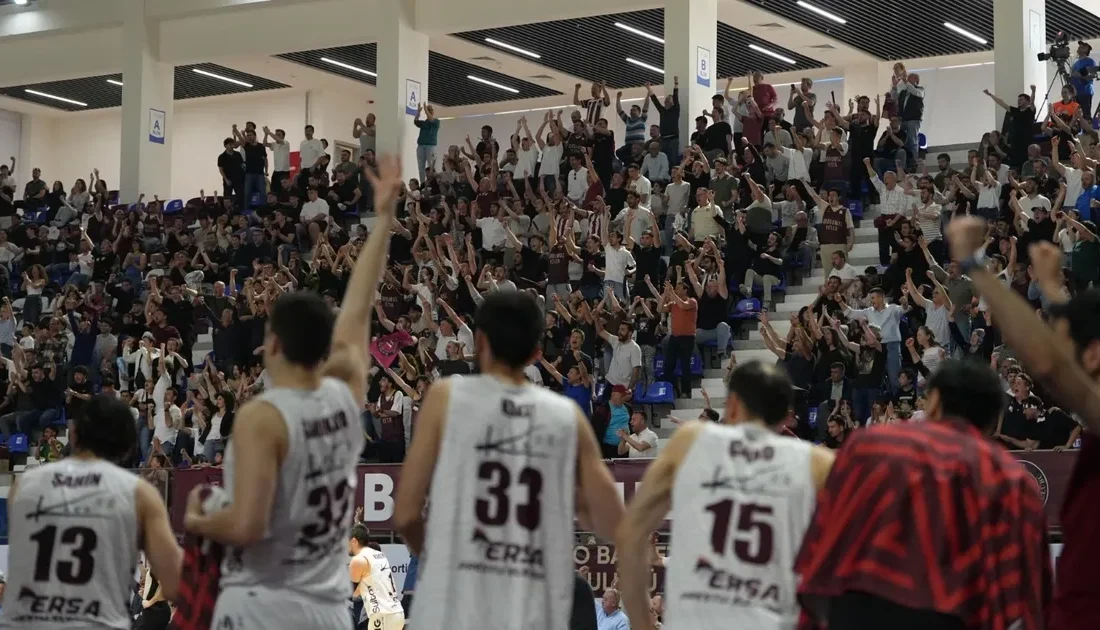 Parmos Otel Bandırma Bordo Basketbol, heyecan dolu yarı final maçında