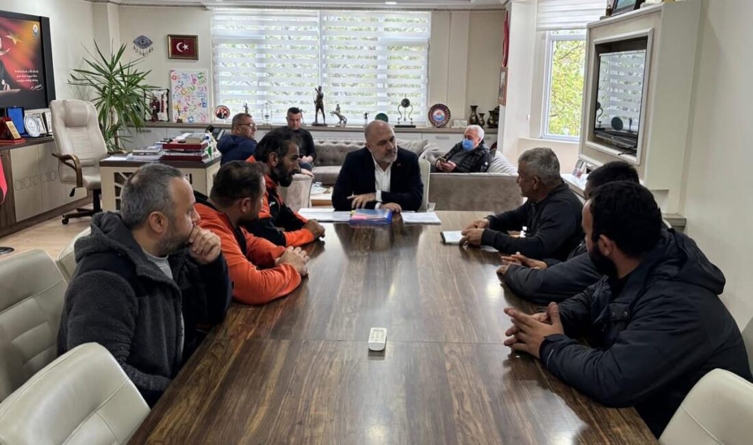 Marmara Adası Enduro Ekibi, Belediye Başkanı Aydın Dinçer'i ziyaret etti.