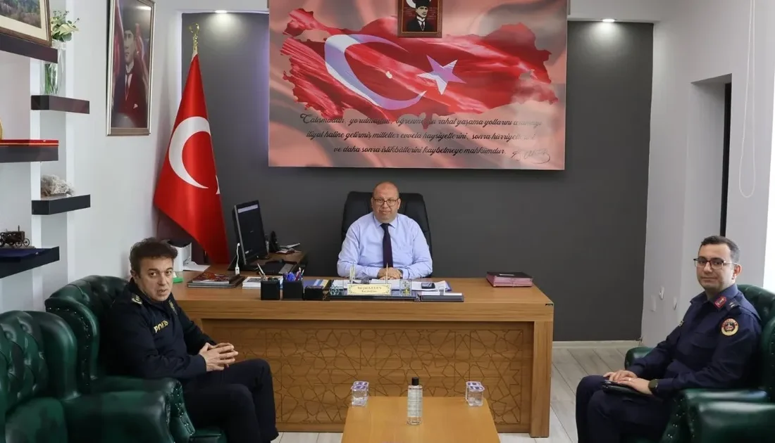 Susurluk'ta güvenlik toplantısı! Kaymakam Turgut Gülen başkanlığında, asayiş çalışmaları değerlendirildi.