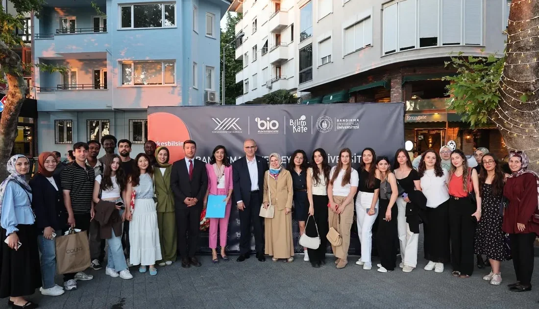 Bandırma Onyedi Eylül Üniversitesi'nin Bilim Kafe etkinliğinde air-fryer kullanımı ve